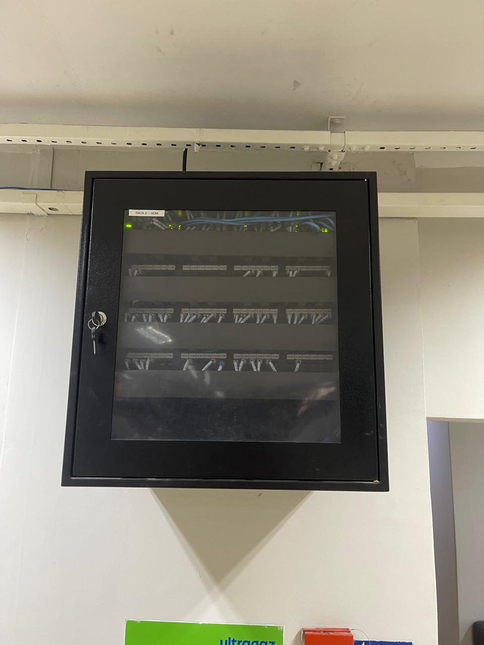 Instalação de Racks Compactos